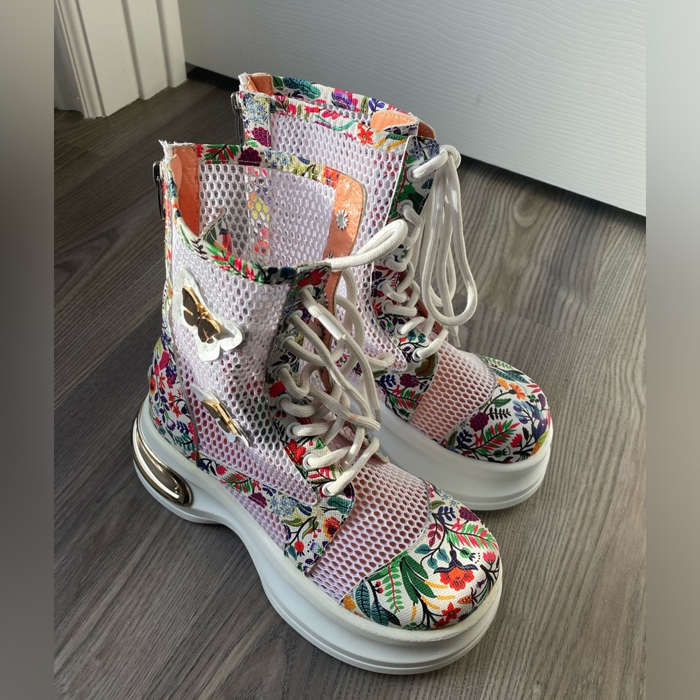 White booties - Picture 5 of 7